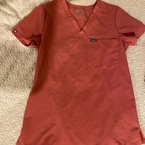 Figs salmon pink Catarina scrub top xxs
